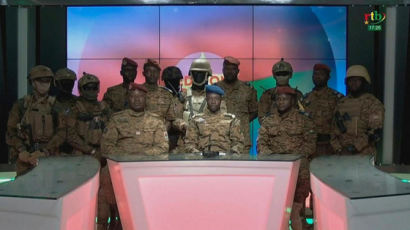 부르키나파소 軍쿠데타…국영TV 생방송서 "이제 군정이 통제"