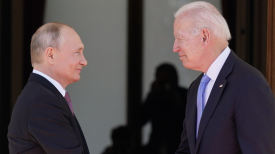 바이든 "푸틴, 우크라 공격 명령 땐 개인에 대한 경제제재 검토"