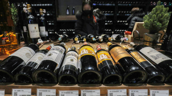 '2015' 숫자 보이면 행운…알면 쓸모있는 '선물 와인' 구분법