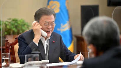 文, 청해부대 감염에 "치료제 충분히 공급"…방역 관계자 격려