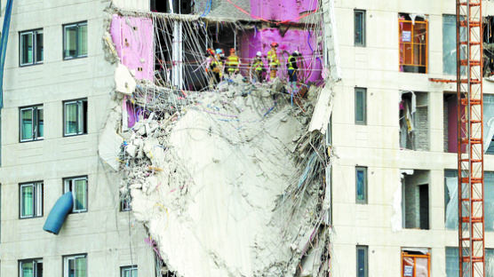 광주 아파트 잔해물 쿵…“피해~” 3분전 무전이 20명 살렸다