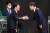 지상파 방송 3사가 공동주최한 대선후보토론회가 열린 3일 서울 KBS 스튜디오에서 이재명 더불어민주당 대선후보(오른쪽)와 안철수 국민의당 대선후보가 토론회 준비를 하고 있다. [국회사진기자단] 