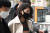 대규모 환불사태를 일으킨 머니포인트의 운영사 머지플러스 권남희 대표가 영장실질심사를 받기 위해 지난해 12월 9일 오후 서울 양천구 남부지법으로 출석하고 있다. 뉴스1