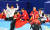 7일 오후 중국 베이징 수도체육관에서 열린 쇼트트랙 남자 1000m 결승에서 김선태 감독, 안현수 코치 등이 중국 선수들과 기뻐하고 있다. 김경록 기자
