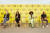 뮤지컬 '라이온 킹'의 출연 배우들이 9일 서울에서 기자간담회에 출연했다. 왼쪽부터 '스카' 역의 안토니 로렌스, '날라' 역의 아만다 쿠네네, '라피키' 역의 푸티 무쏭고, '심바' 역의 데이션 영. [사진 에스앤코]