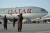 아프가니스탄 카불 공항에 지난해 9월 탑승객을 태우기 위해 서 있는 카타르 항공 항공기. [AFP=연합뉴스]