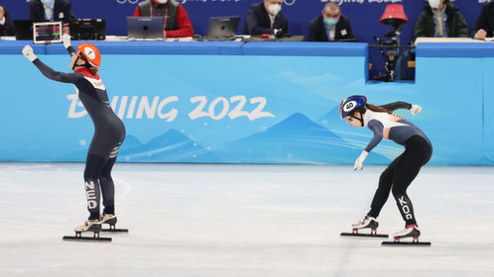 [속보] 한국, 쇼트트랙 여자 계주 3000m 은메달…5번째 메달