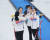 한국 여자 컬링 대표팀 팀 킴이 16일 베이징올림픽 스위스전에서 하이파이브를 하고 있다. [연합뉴스]