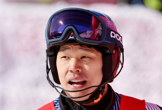 한국 알파인 스키 간판 정동현은 허승욱이 28년 전 세운 한국 기록과 타이를 이뤘다. [로이터=연합뉴스]