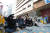 16일 오전 서울 중구 CJ대한통운 본사 앞에서 전국택배노동조합 CJ대한통운본부의 점거 농성 시위가 이어지고 있다. 연합뉴스