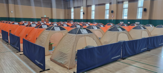 집단 감염 발생 동부구치소, '텐트 임시 수용시설' 운영