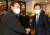 국민의힘 윤석열 대선후보와 유승민 전 의원이 17일 서울 여의도의 한 카페에서 만나고 있다.국회사진기자단