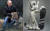 블라디미르 푸틴(왼쪽) 대통령이 눈표범을 안고 있다. 오른쪽은 2014년 소치 겨울올림픽 메인 마스코트 눈표범. AP=연합뉴스 