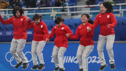 일본 컬링 '팀 후지사와', 영국에 3-10패 은메달