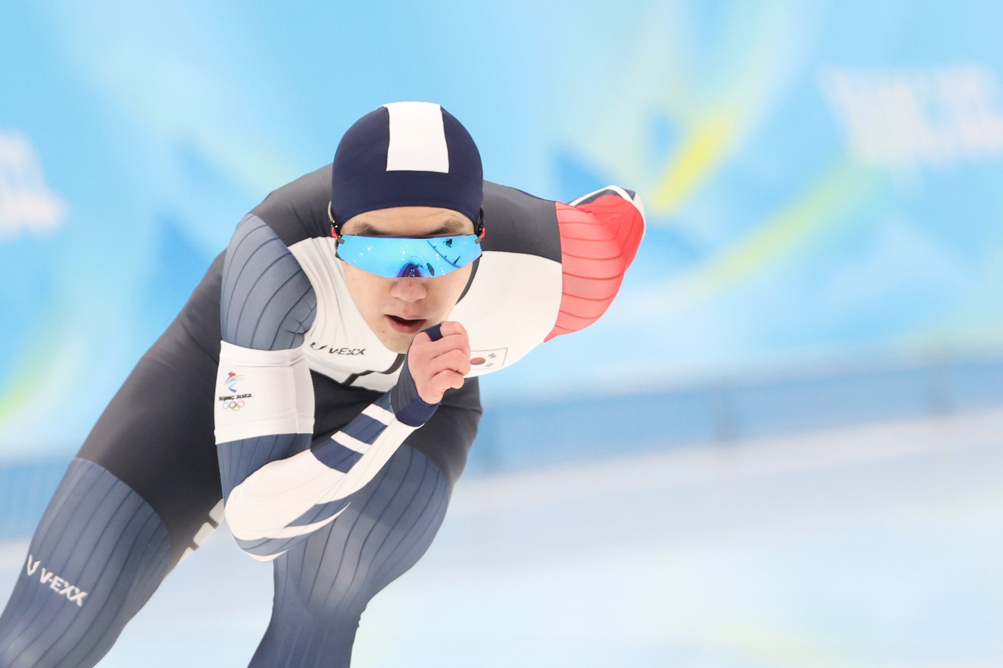 18일 오후 베이징 국립 스피드스케이트장에서 열린 2022 베이징 겨울올림픽 스피드스케이팅 남자 1000m 경기에 출전한 차민규가 질주하고 있다. 김경록 기자 
