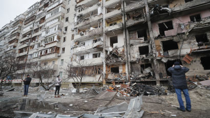 [LIVE] 러시아,우크라이나 침공 실시간 업데이트…키예프 함락 초읽기