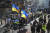  재한 우크라이나인들이 27일 오전 서울 중구 러시아대사관앞에서 우크라이나 침공 규탄 시위를 열고 행진을 하고 있다. [뉴시스]