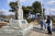 만세고개(구 성은고개)는 원곡면 주민들이 독립만세를 외쳤던 곳이다. 1991년 만세고개로 개칭하고 기념비를 세웠다.