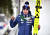 폴란드의 스키점프 영웅 카밀 스토흐가 '전쟁을 멈추고 스포츠로 경쟁하자'고 직접 쓴 스키 플레이트를 들어보이고 있다. [로이터=연합뉴스]