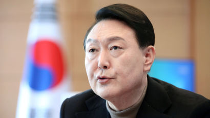 尹 '정책 메시지'…손발 맞춰온 30대女·금융인 출신이 맡는다