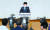 박홍원 부산대 교육부총장이 지난해 8월 24일 부산대학교 본관 3층 대회의실에서 조민 씨의 의학전문대학원 입학 취소 결정을 발표하고 있다. 송봉근 기자
