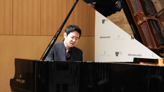 '앙팡테리블' 피아니스트 임동혁의 20년 "음악을 줄곧 사랑하는 나를 칭찬한다"
