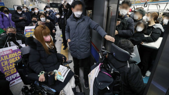 장애인 시위에 할머니 임종 놓쳤다?…서울교통公의 여론전