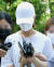 인천 장애 여고생 오물 폭행 사건 가해자인 A양이 2021년 6월 영장실질심사에 출석하고 있다. 뉴스1