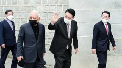 '광화문 대통령' 약속 뒤로한채…尹 '용산 집무실' 찜한 이유 