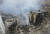 3일(현지시간) 우크라이나 수도 키이우 외곽 주거지역에 있는 아파트가 러시아군에 폭격 당한 모습. 로이터=연합뉴스