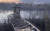 우크라이나 수도 키이우와 북부 도시 체르니히우를 잇는 데스나 강의 다리. 러시아군에 의해 폭파됐다. [유튜브 캡처]