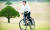 노무현 전 대통령이 청남대 소유권 이양을 하루 앞둔 2003년 4월 17일 청남대 골프장 잔디밭에서 자전거를 타고 있다. [사진 청남대관리사업소]