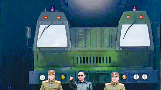 북한 “화성-17형 쐈다”는데…군 당국은 화성-15형 추정