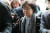 김은경 전 환경부 장관이 지난 2019년 3월 서울동부지법에서 열린 영장실질심사에 참석하기 위해 법원으로 들어가고 있다. 우상조 기자