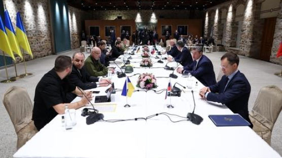 우크라 ‘중립국’ 제안에 러 “군사작전 축소, 정상회담도 가능”