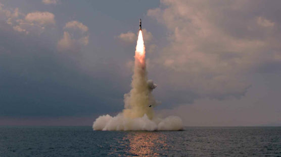 “北 신포 잠수함 특이 동향…개조나 수리·SLBM 시험준비일 수도”