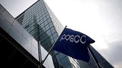 포스코, 첫 재택근무 중단…기업들 고민 커졌다