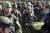 체첸 군인들이 3월 29일 수도 그로즈니에 모인 모습. AP=연합뉴스