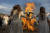 지난달 27일 조지아 수도 트빌리시에서 시민들이 블라디미르 푸틴 러시아 대통령 등신대를 불에 태우며 반전 시위를 벌이고 있다. [AP=연합뉴스]