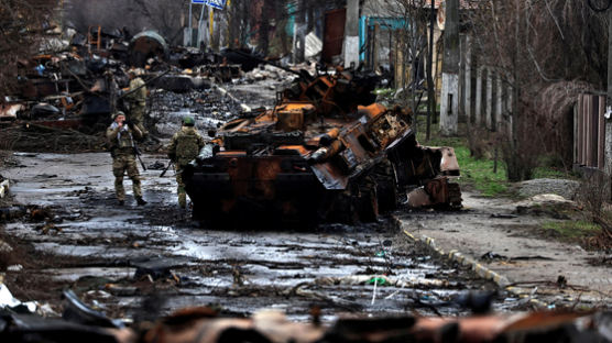 ‘부차 대학살’ 러시아군 퇴각한 거리에 민간인 시신 수백구