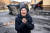  부차에서 사망한 남편의 죽음을 애도하고 있는 우크라이나의 한 여성. AP=연합뉴스