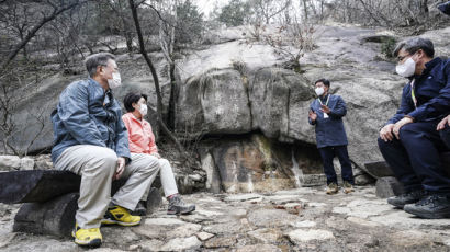 尹 '청와대 이전'과 겹친 북악산 개방…靑 "文 약속 지킨것"