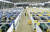 한국 코엑스 10배규모의 전람회장에 간이 침대를 설치해 무증상감염자와 접촉자를 수용하는 수용시설로 만들었다. AP=연합뉴스