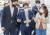 국회의원들에게 쪼개기 후원을 한 혐의로 기소된 구현모 KT대표가 6일 오전 서울 서초구 서울중앙지방법원에서 열린 첫 재판에 출석하고 있다. 뉴스1