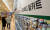 지난 2월 서울 한 대형마트에 프레시지 제품 등 각종 밀키트가 진열돼 있다.뉴스1