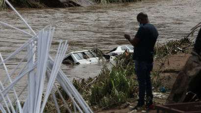 5개월치 강수량이 하루에…남아공 물폭탄에 최소 45명 사망