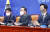 더불어민주당 박홍근 원내대표(가운데)가 13일 오후 국회에서 열린 인사청문 담당 간사단 회의에서 발언하고 있다. 김상선 기자