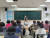 14일 영어 수업이 진행 중인 청암중학교 한 교실의 모습. 칠판에 알파벳이 쓰여있다. 양수민 기자