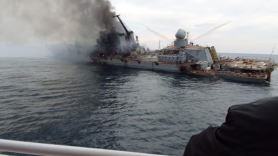 검은 연기 피어오르며 침몰...모스크바함 추정 사진 유출