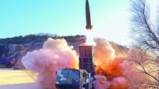 [사진] 북, 전술핵용 미사일 발사 … 합참, 다음날에야 발표